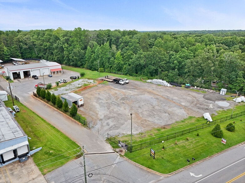 More Photos Of 477 Corinth Rd, Newnan Warehouse For Lease