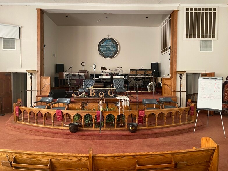 More Photos Of 201 S 8th St, Gadsden Religious Facility For Sale