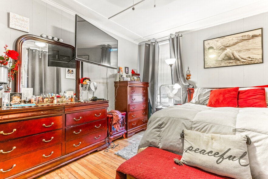 More Photos Of 58 Pickering Rd, Rochester Apartments For Sale