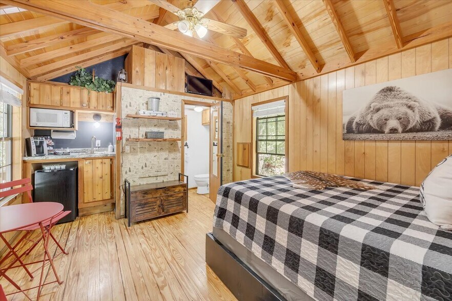 More Photos Of 22732 Middle Camp rd, Sonora Hotel For Sale