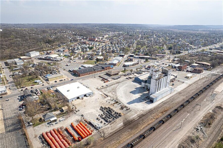 More Photos Of 5326 Lake Ave, Saint Joseph General Retail For Sale