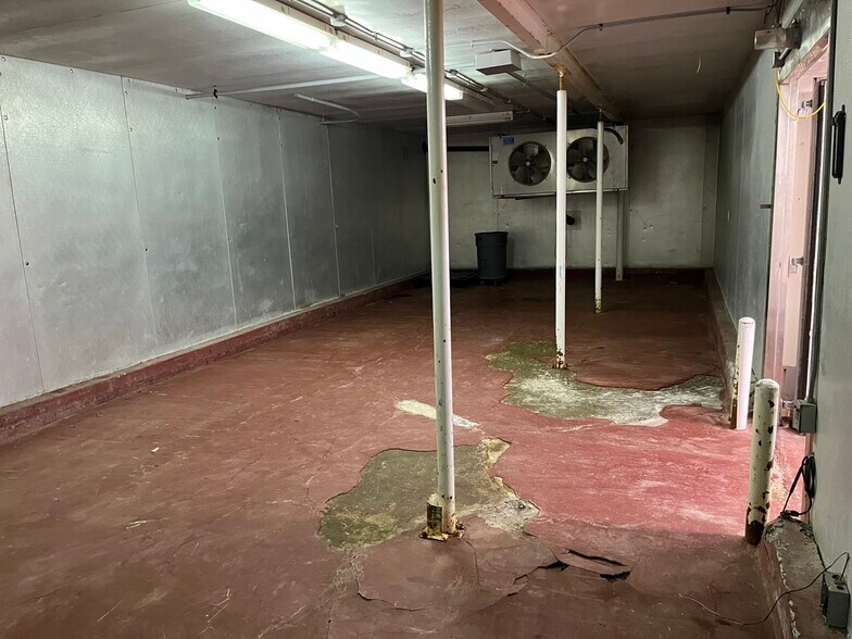 More Photos Of 30 Illinois Ave, Cincinnati Warehouse For Lease