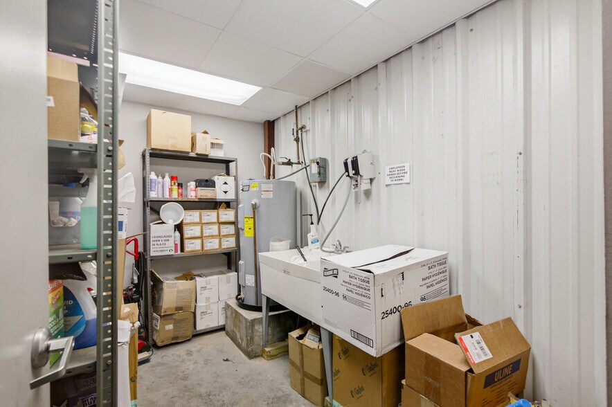 More Photos Of 8316 Lone Tree Rd, Victoria Industrial For Sale