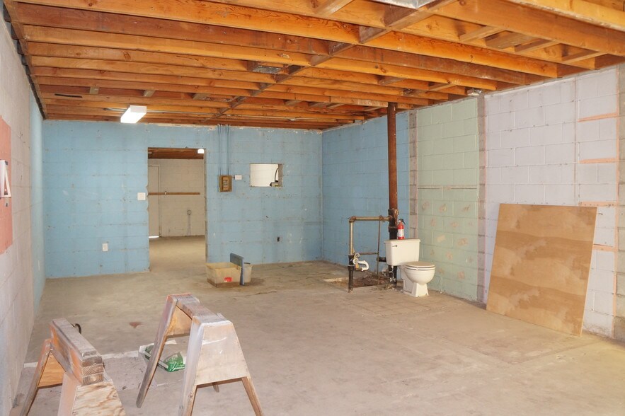 More Photos Of 151 S Water St, Henderson Storefront For Sale