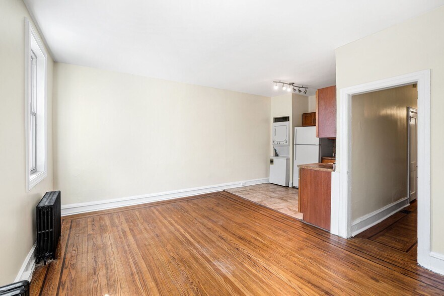 More Photos Of 522 S 5th St, Philadelphia Storefront Retail Residential For Sale