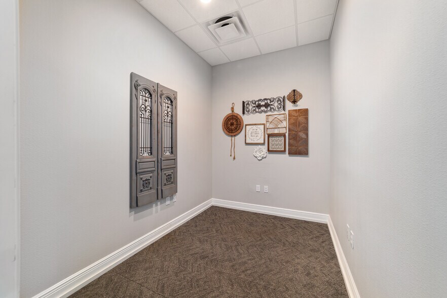 More Photos Of 809 County Road 466, The Villages Medical For Sale