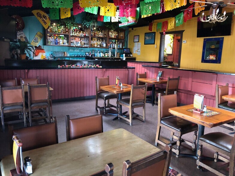 More Photos Of 1964 W Foothill Blvd, Upland Restaurant For Sale