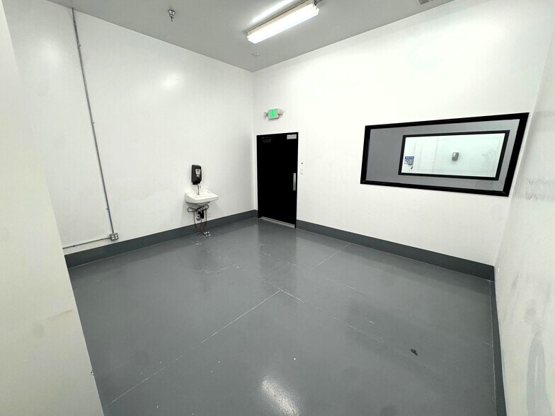 More Photos Of 3585 N Del Sol, Palm Springs Unknown For Lease