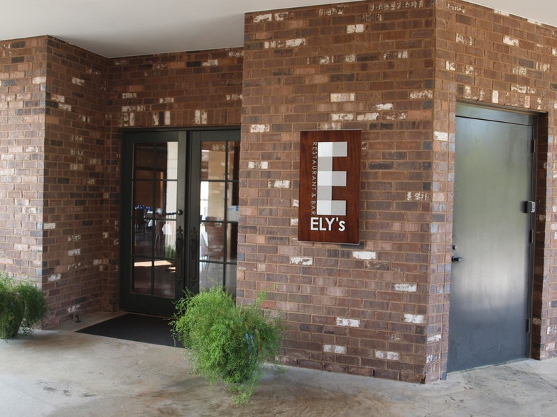 More Photos Of 113-115 W Jackson Ave, Ridgeland Unknown For Lease