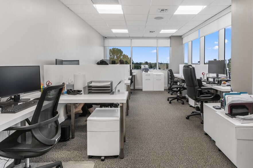 More Photos Of 701 E Commercial Blvd, Oakland Park Medical For Sale