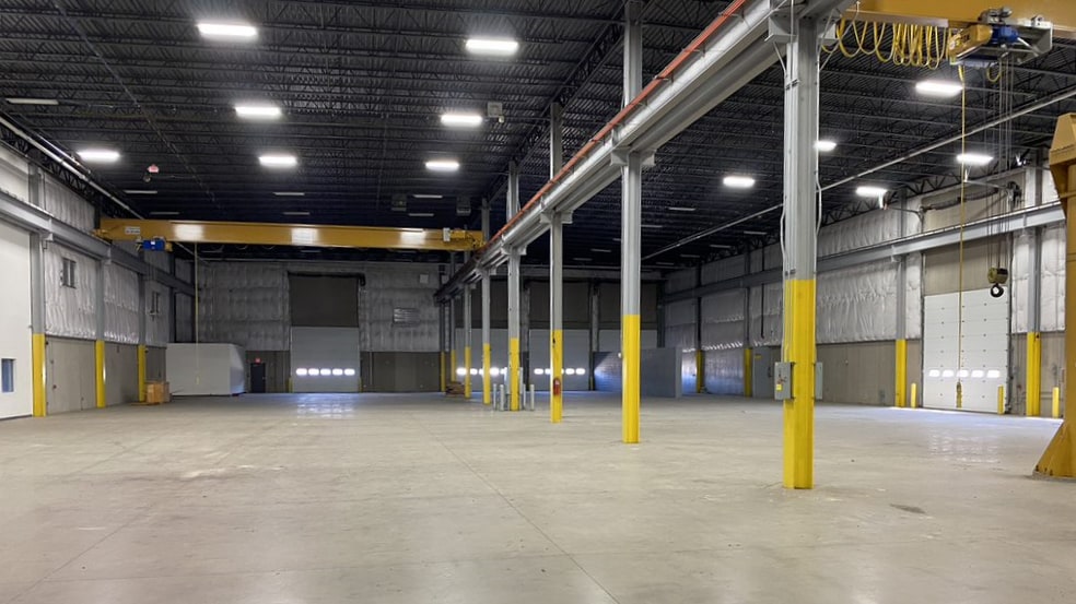 More Photos Of 2503 S Main St, Mansfield Warehouse For Lease