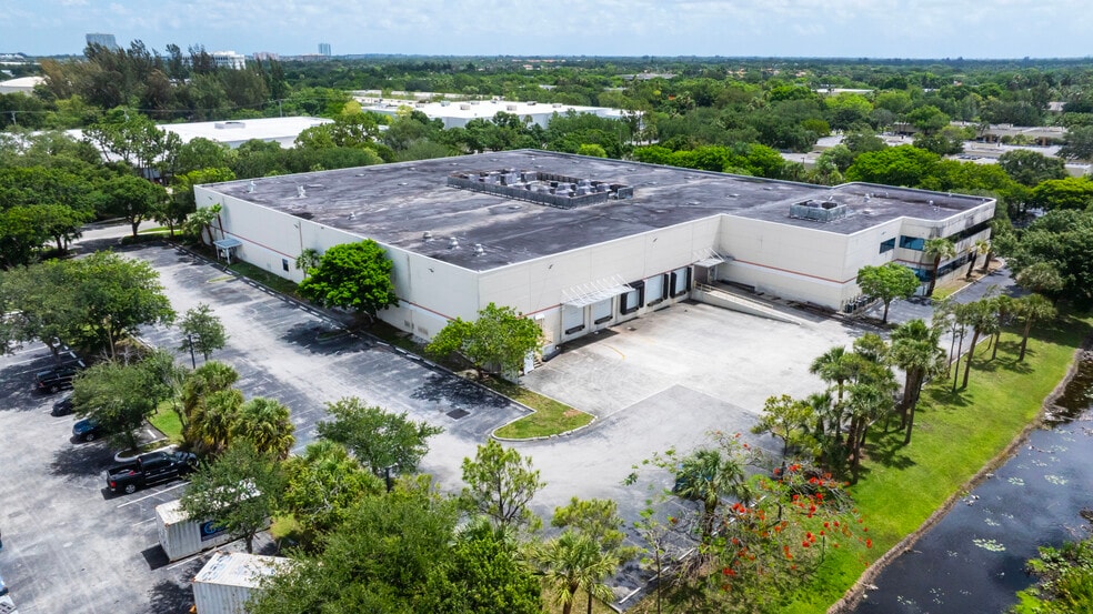 More Photos Of 13800 Logistics Center, Sunrise Industrial For Lease