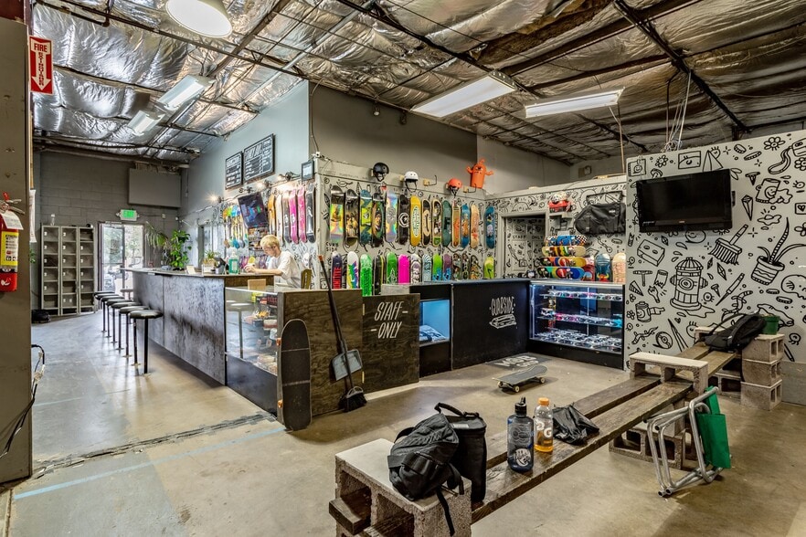 More Photos Of 3535 S Irving St, Sheridan Warehouse For Lease