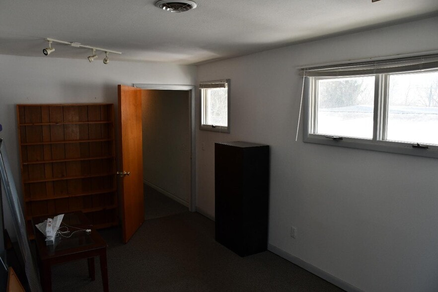 More Photos Of 107 Corona Ave, Groton Warehouse For Sale