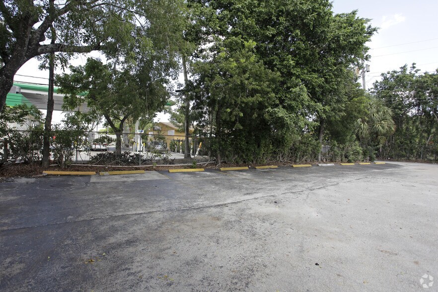 More Photos Of 2031 W Oakland Park Blvd, Fort Lauderdale Unknown For Lease