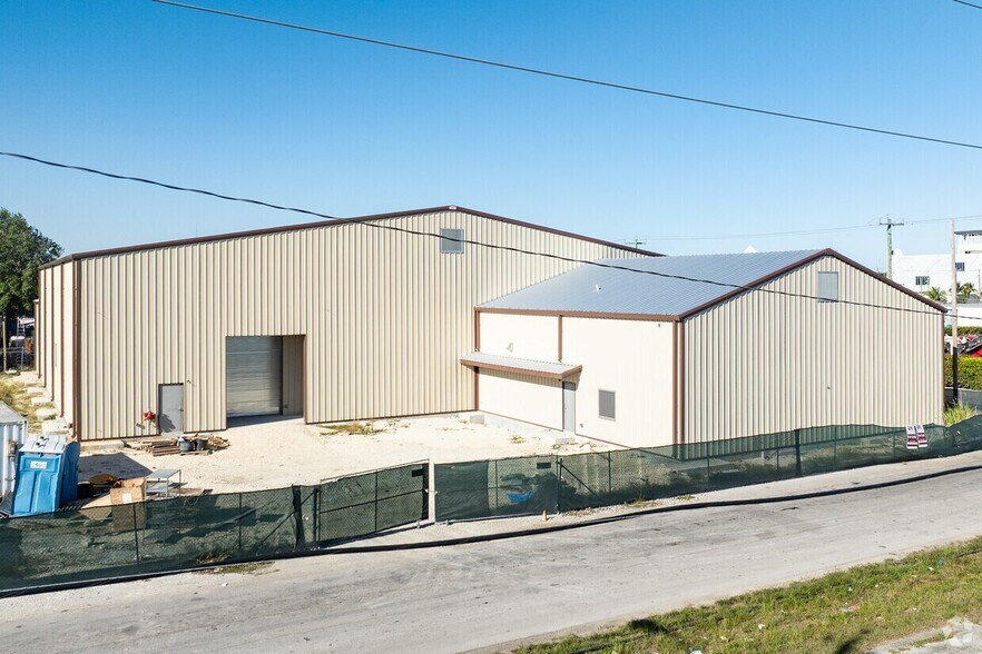 More Photos Of 146 2nd St, Homestead Warehouse For Lease