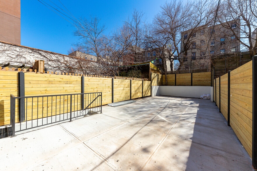 More Photos Of 1086 Fulton St, Brooklyn Apartments For Lease