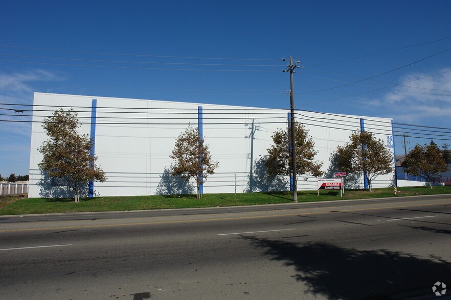 More Photos Of 1609-1617 Whipple Rd, Hayward Warehouse For Lease