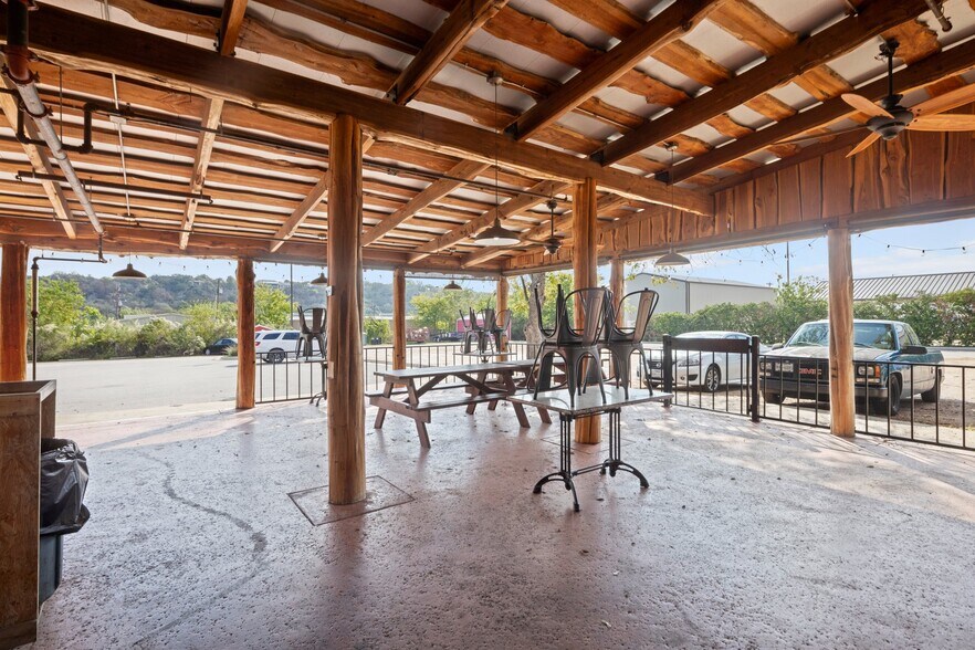 More Photos Of 2411 N US Highway 281, Marble Falls Restaurant For Sale