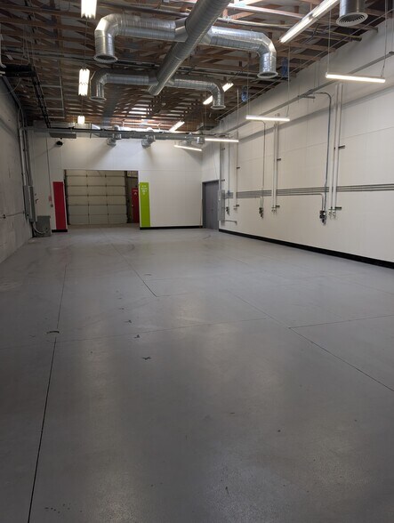 More Photos Of 649 W 9400 S, Sandy Warehouse For Lease
