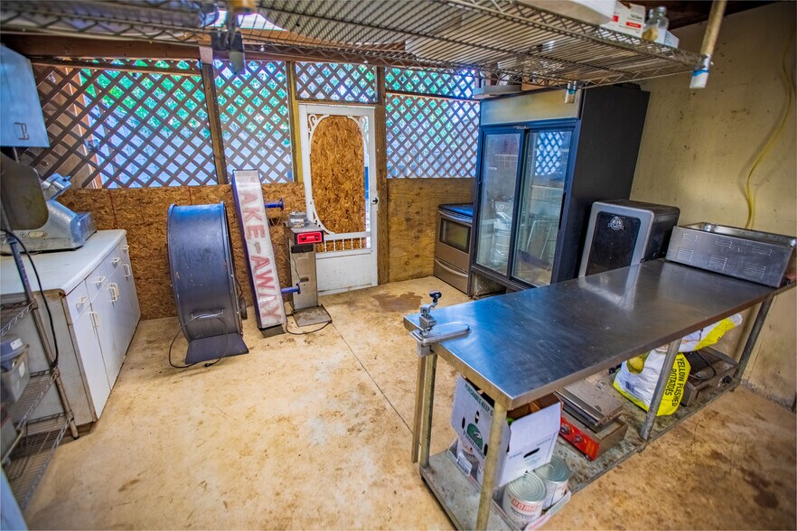 More Photos Of 52 Main St, Barwick Light Manufacturing For Sale