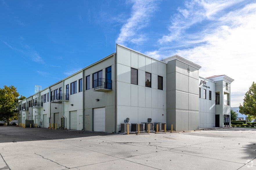 More Photos Of 4175 S Pipkin Rd, Lakeland Office For Lease