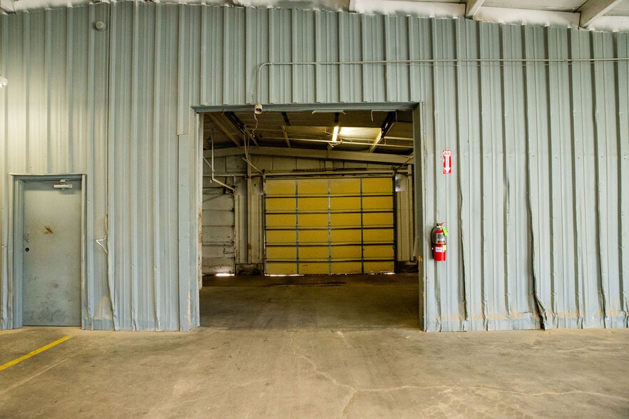 More Photos Of 1630 N Eldon Ave, Springfield Unknown For Lease