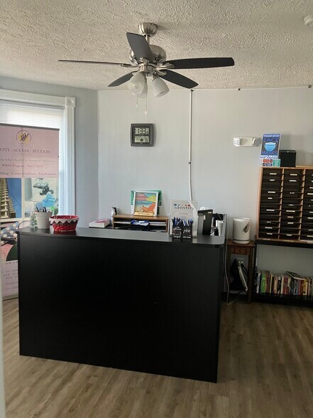 More Photos Of 417 E Diamond Ave, Gaithersburg Office Residential For Lease