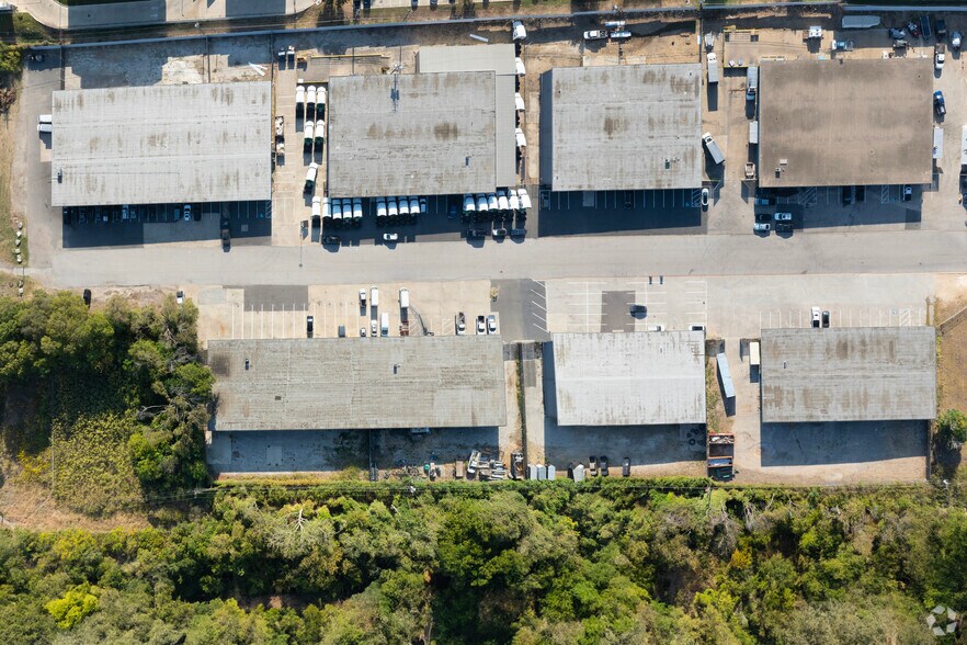 More Photos Of 3905 Warehouse Row, Austin Warehouse For Lease