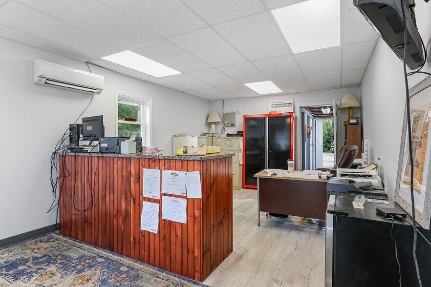 More Photos Of 1413 N 5th St, Stroudsburg Service For Sale