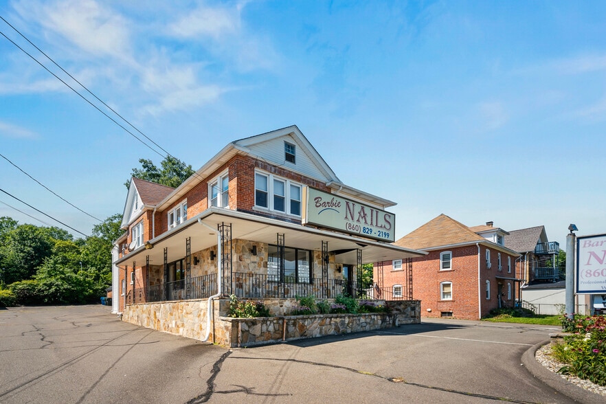 More Photos Of 238 New Britain Rd, Berlin Freestanding For Lease