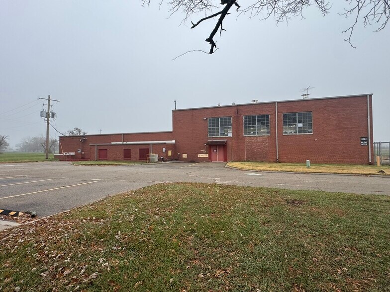 More Photos Of 6810 SE Dwight St, Topeka Industrial For Sale