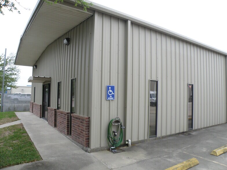More Photos Of 1959 Saratoga Blvd, Corpus Christi Warehouse For Sale