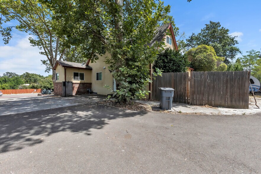 More Photos Of 8035 Sunrise Blvd, Citrus Heights Apartments For Sale