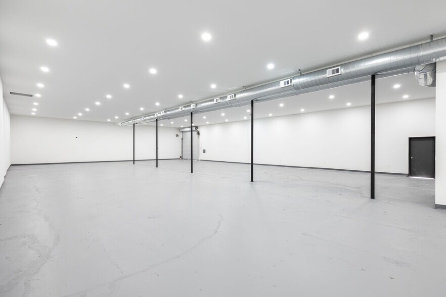 More Photos Of 14701 Calvert St, Van Nuys Warehouse For Sale