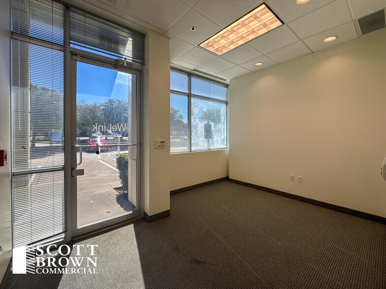 More Photos Of 3317 Essex Dr, Richardson Research And Development For Lease