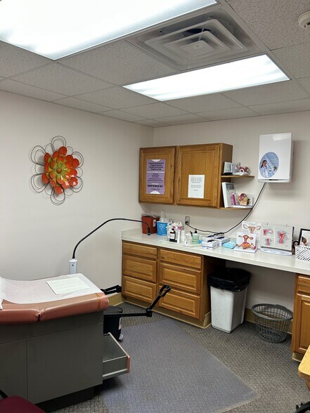 More Photos Of 5844 Widewaters Pky, De Witt Medical For Sale