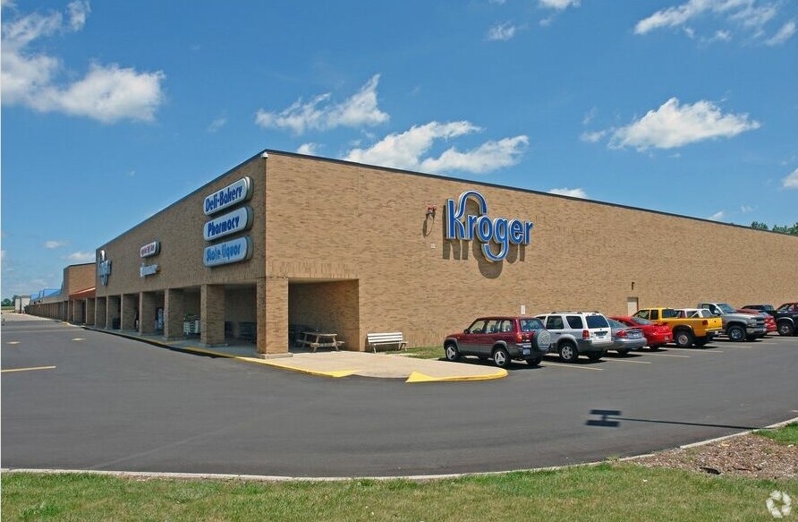 Primary Photo Of 1637 E US Highway 36, Urbana Supermarket For Lease