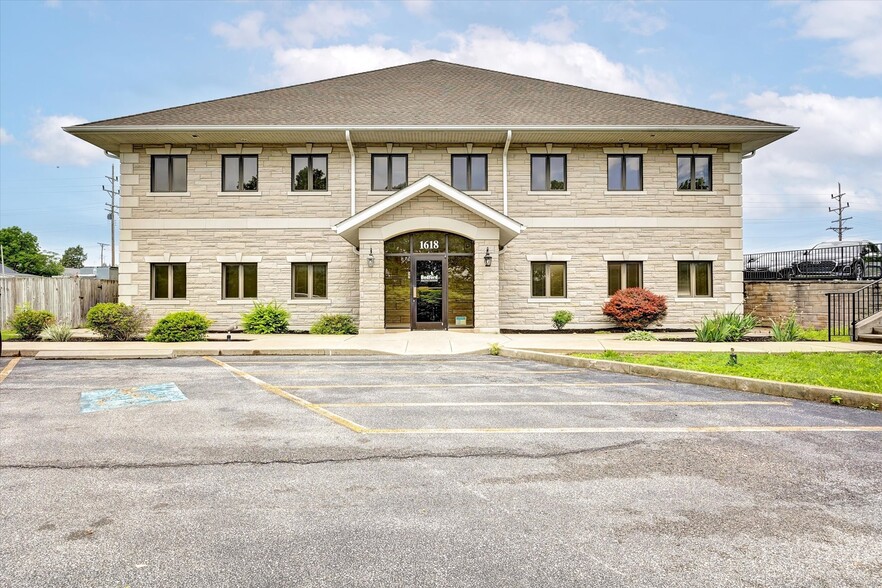 Primary Photo Of 1614 25th St, Bedford Medical For Lease