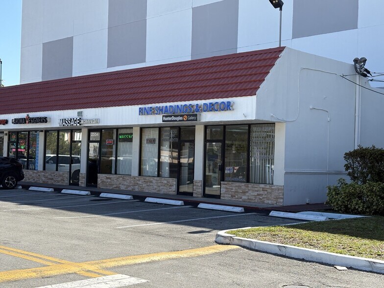 More Photos Of 2550-2584 NE Miami Gardens Dr, Miami Unknown For Lease