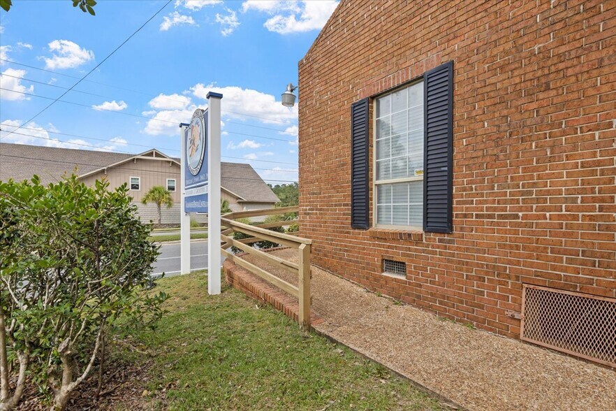 More Photos Of 235-237 John Knox Rd, Tallahassee Medical For Sale