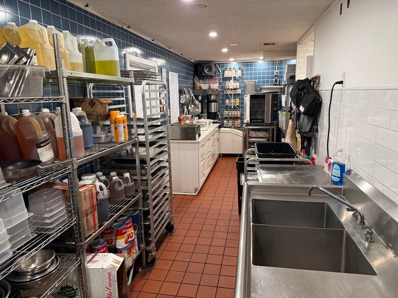 More Photos Of 127 Dotson Dr, Ames Restaurant For Lease