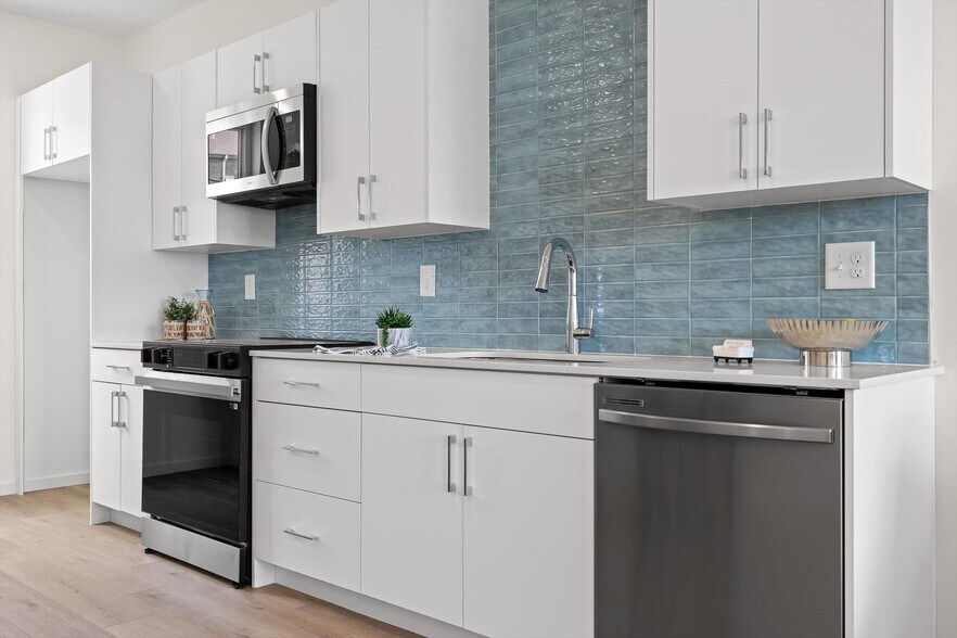 More Photos Of 1602 N Central St, Knoxville Apartments For Sale