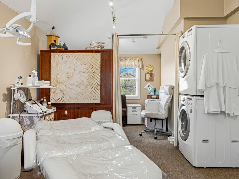 More Photos Of 2 Herman Avenue Ext, Asheville Office For Sale