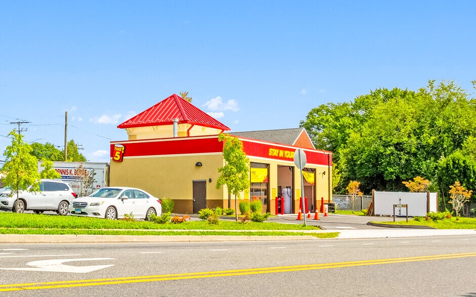 More Photos Of 1683 Barnum Ave, Stratford Service Station For Sale