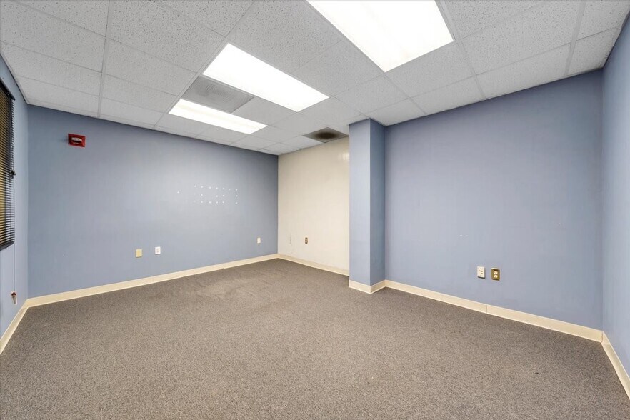 More Photos Of 210 S Jefferson St, Roanoke Loft Creative Space For Sale