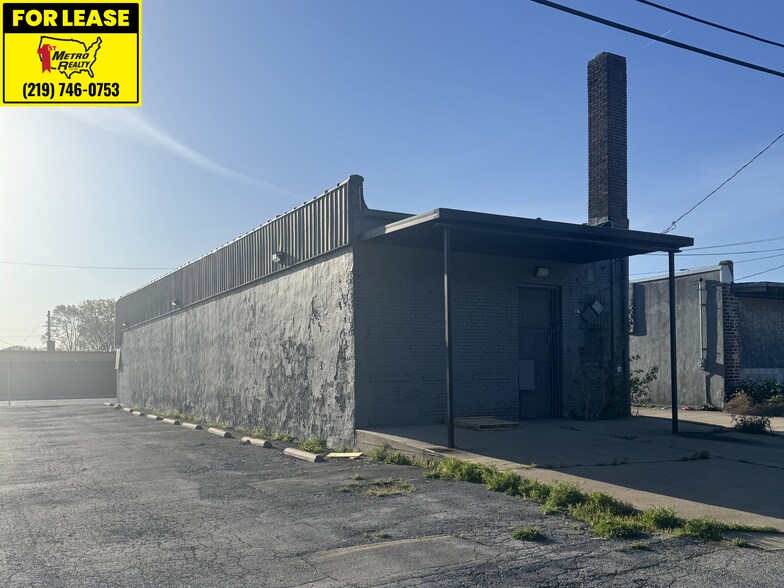 More Photos Of 1520 Broadway, Gary Office For Lease