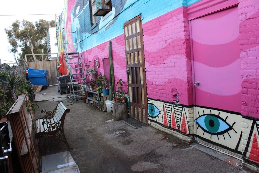 More Photos Of 2184-2186 Logan Ave, San Diego Office For Lease