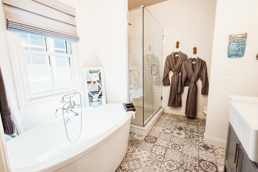 More Photos Of 10630 Meeting St, Prospect Hospitality For Sale