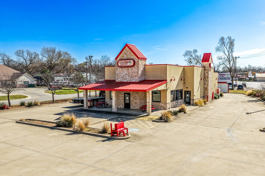 More Photos Of 1014 W Moore Ave, Terrell Restaurant For Sale